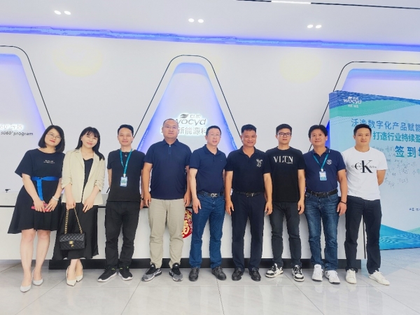 越南Hopluc公司董事长黎英雄先生率团考察沃逸科技数字化IOE系统